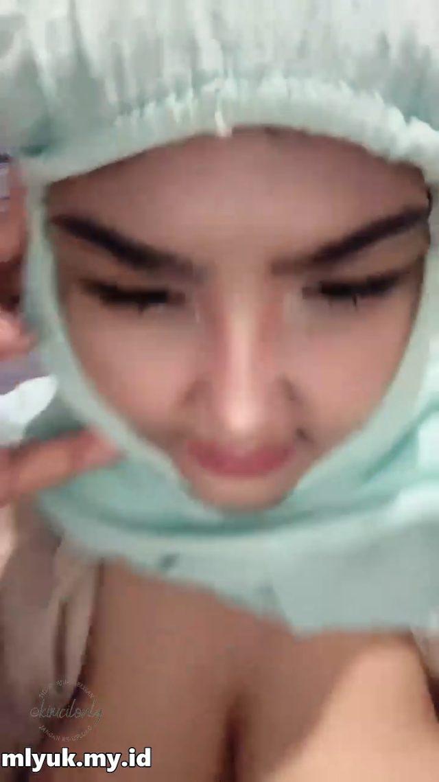 Belahan Dada Akhwat Bikin Mupeng
